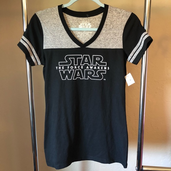 Star Wars Tops - NWT Disney Parks Star Wars force awakens T-shirt